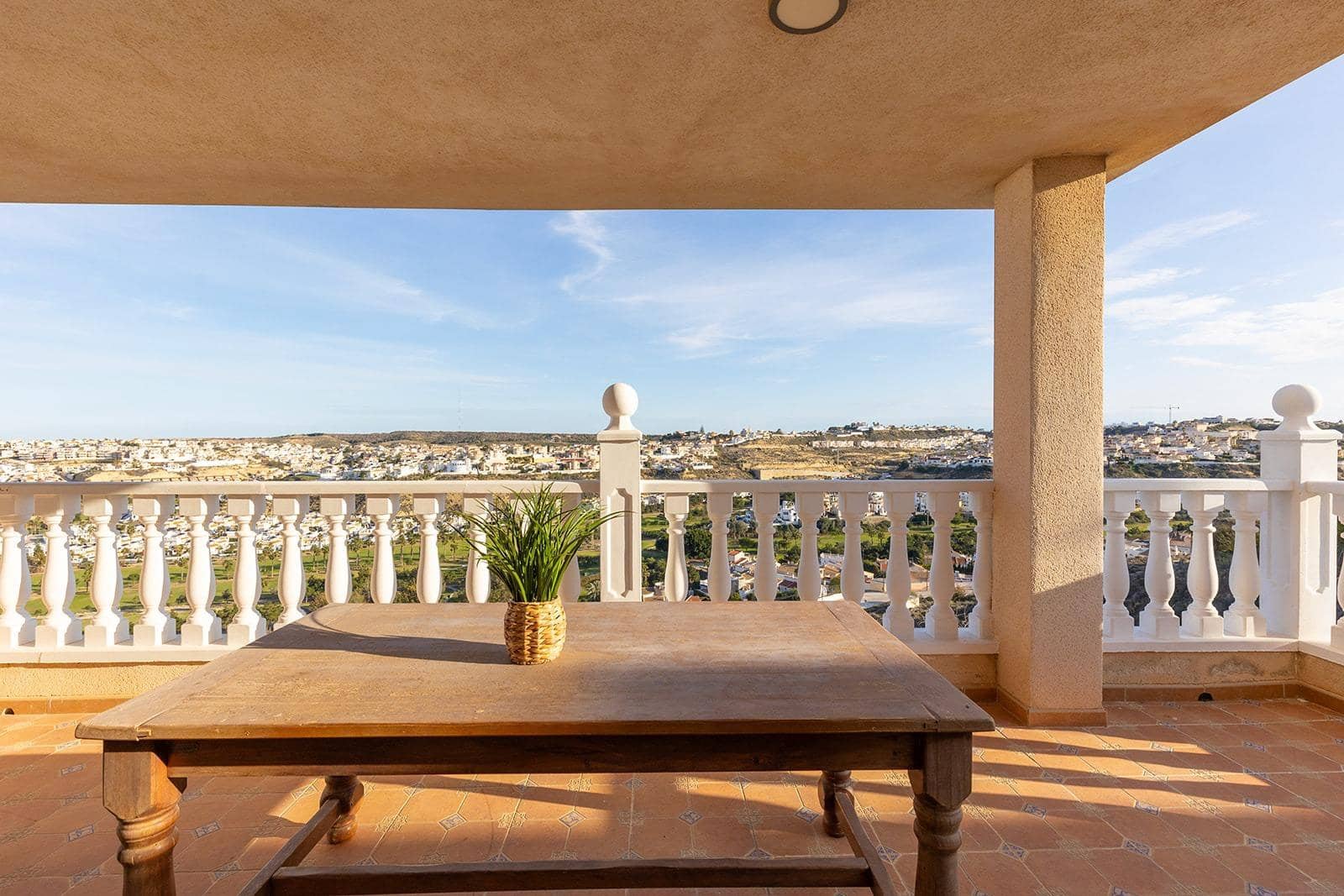 5 bedroom Villa for sale in Rojales with pool garage - € 449,000 (Ref: 8871555)