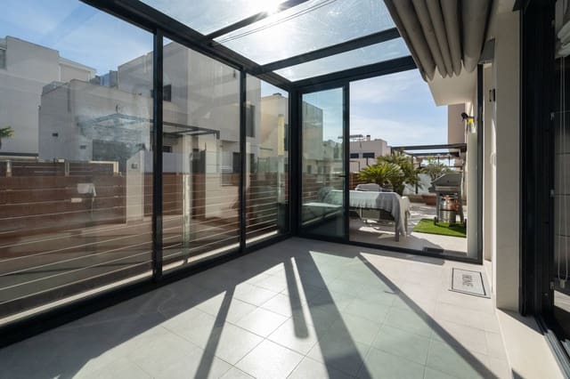 5 soverom Villa til salgs i Parque Acuático - Sector 25, Torrevieja med svømmebasseng garasje - € 549 000 (Ref: 8871616)