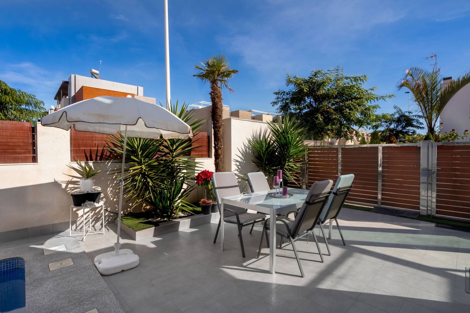 5 soverom Villa til salgs i Torrevieja med svømmebasseng garasje - € 549 000 (Ref: 8871616)