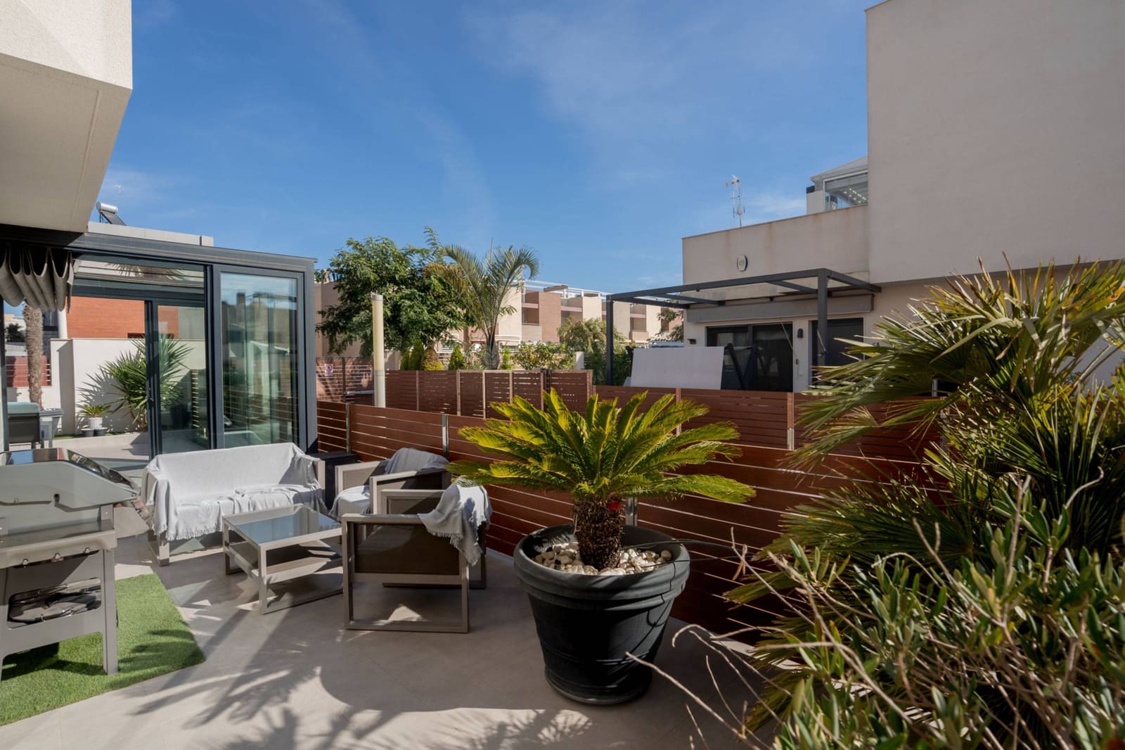 5 soverom Villa til salgs i Torrevieja med svømmebasseng garasje - € 549 000 (Ref: 8871616)