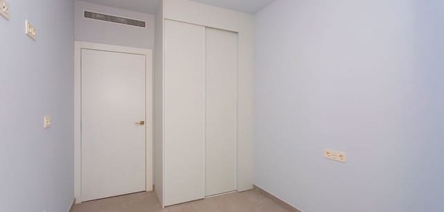 2 soverom Strandleiligheter til salgs i Torrevieja med svømmebasseng - € 265 000 (Ref: 8871617)