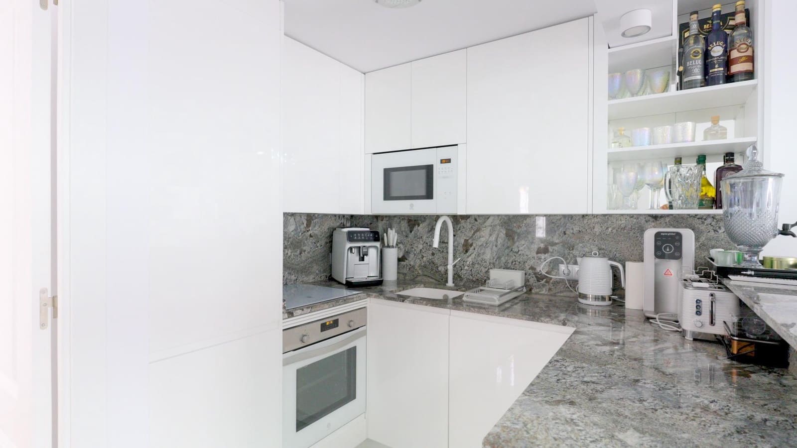 4 sypialnia Dom na sprzedaż w Torrevieja z basenem garażem - 545 000 € (Ref: 8871624)