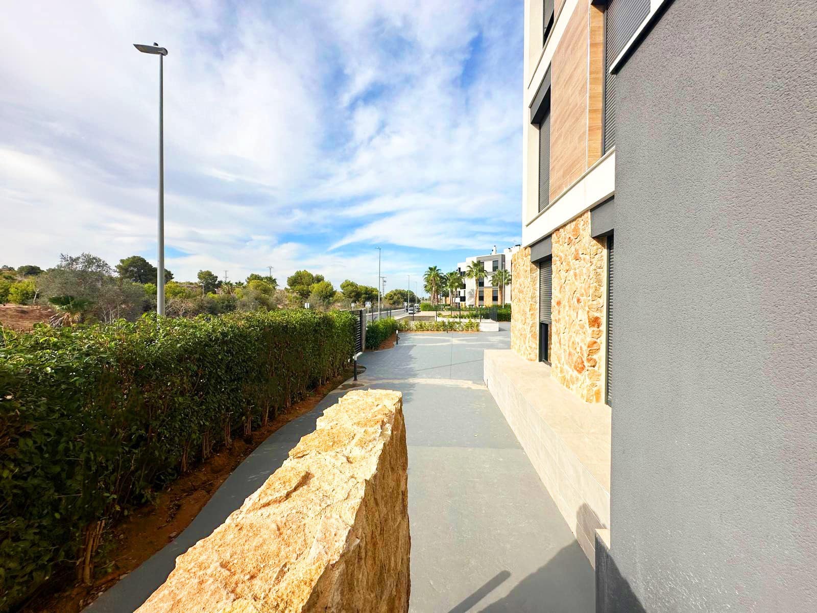 2 soverom Leilighet til salgs i Torrevieja med svømmebasseng garasje - € 279 000 (Ref: 8871633)