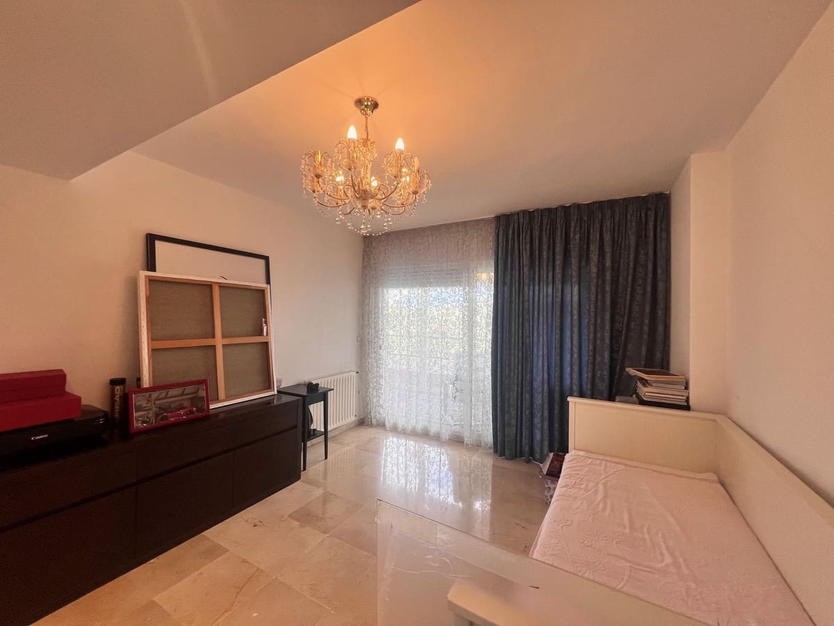 3 soverom Penthouse til salgs i Guadalmina med svømmebasseng garasje - € 480 000 (Ref: 8871640)