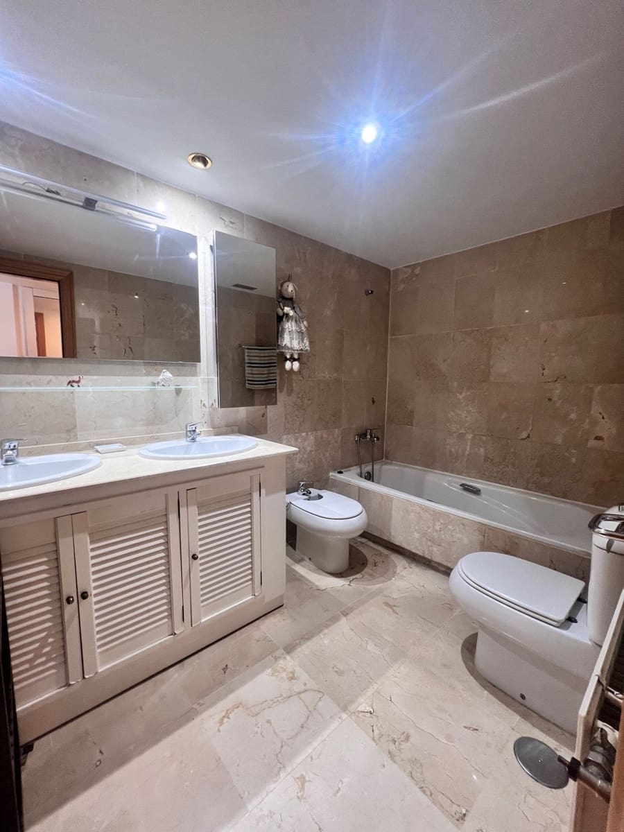 3 soverom Penthouse til salgs i Guadalmina med svømmebasseng garasje - € 480 000 (Ref: 8871640)