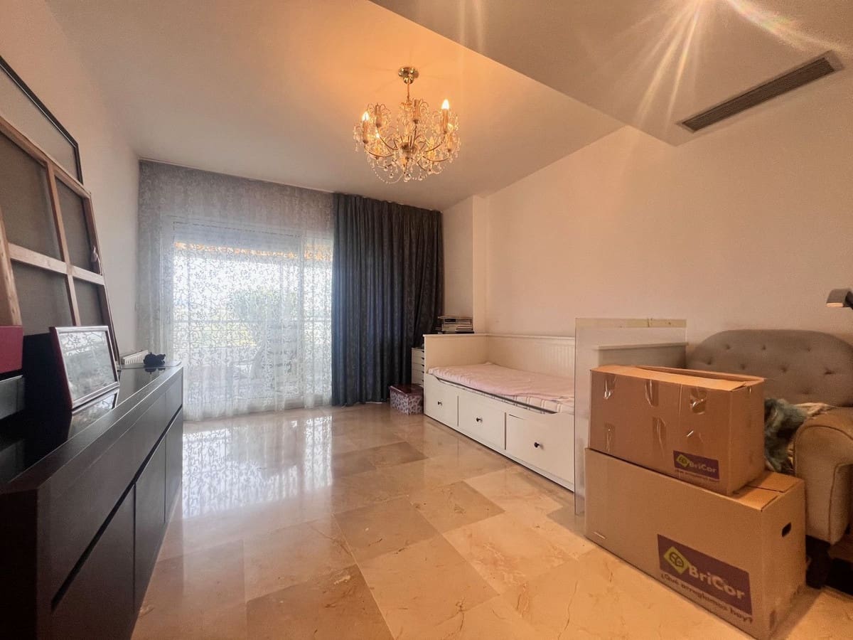 3 soverom Penthouse til salgs i Guadalmina med svømmebasseng garasje - € 480 000 (Ref: 8871640)