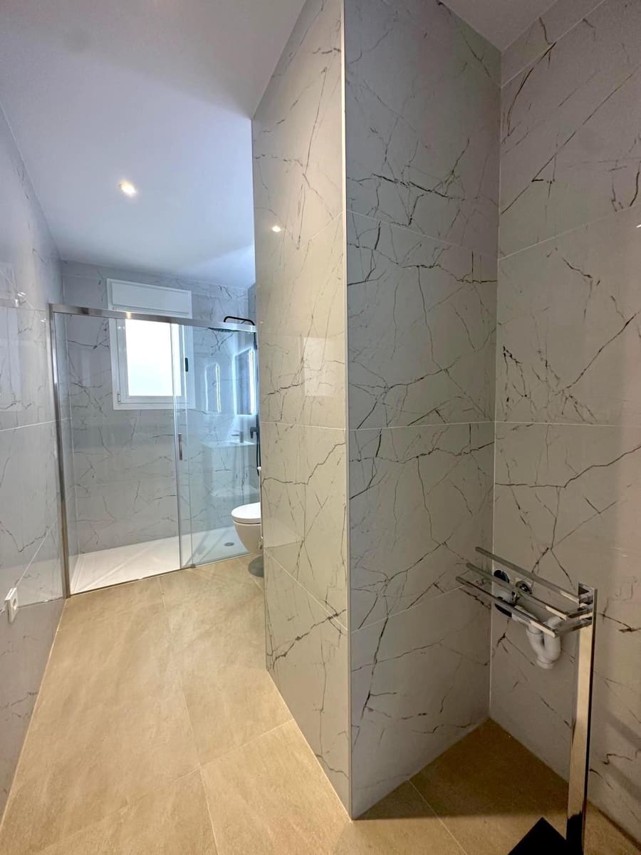 2 quarto Apartamento de Praia para venda em Torrevieja com piscina - 429 999 € (Ref: 8871673)