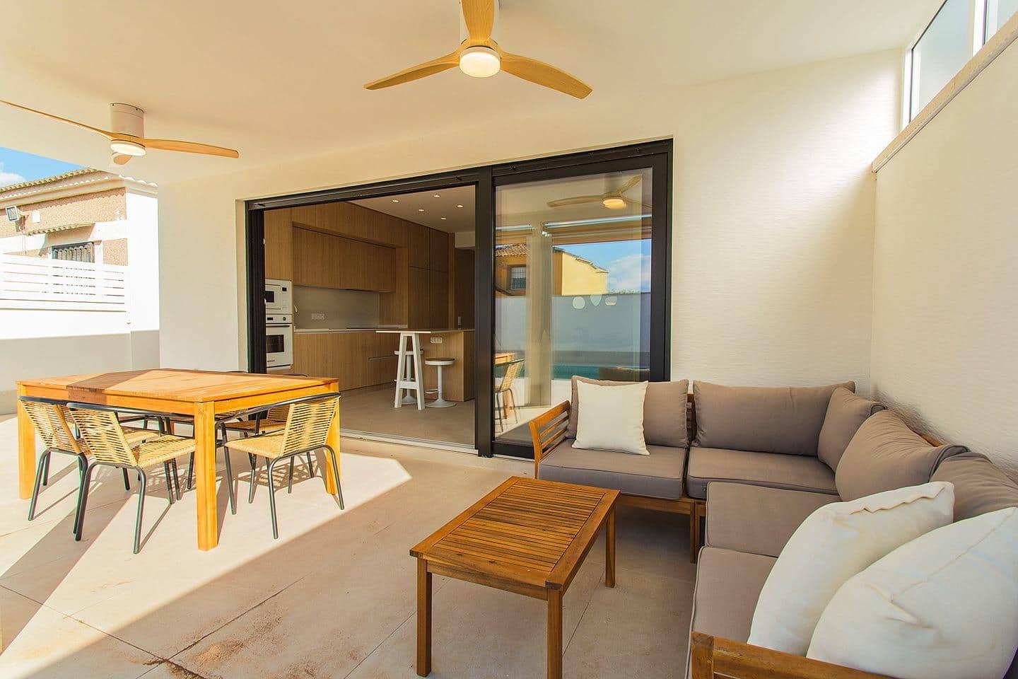 2 soveværelse Byhus til salg i Torrevieja med swimmingpool - € 499.000 (Ref: 8871705)