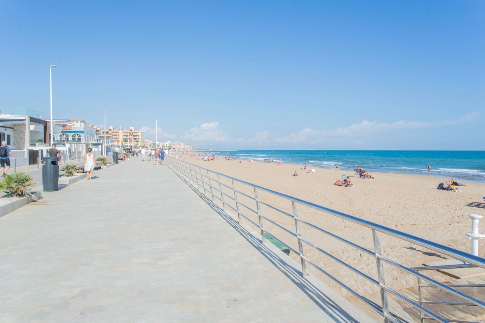 2 soveværelse Byhus til salg i Torrevieja med swimmingpool - € 499.000 (Ref: 8871705)