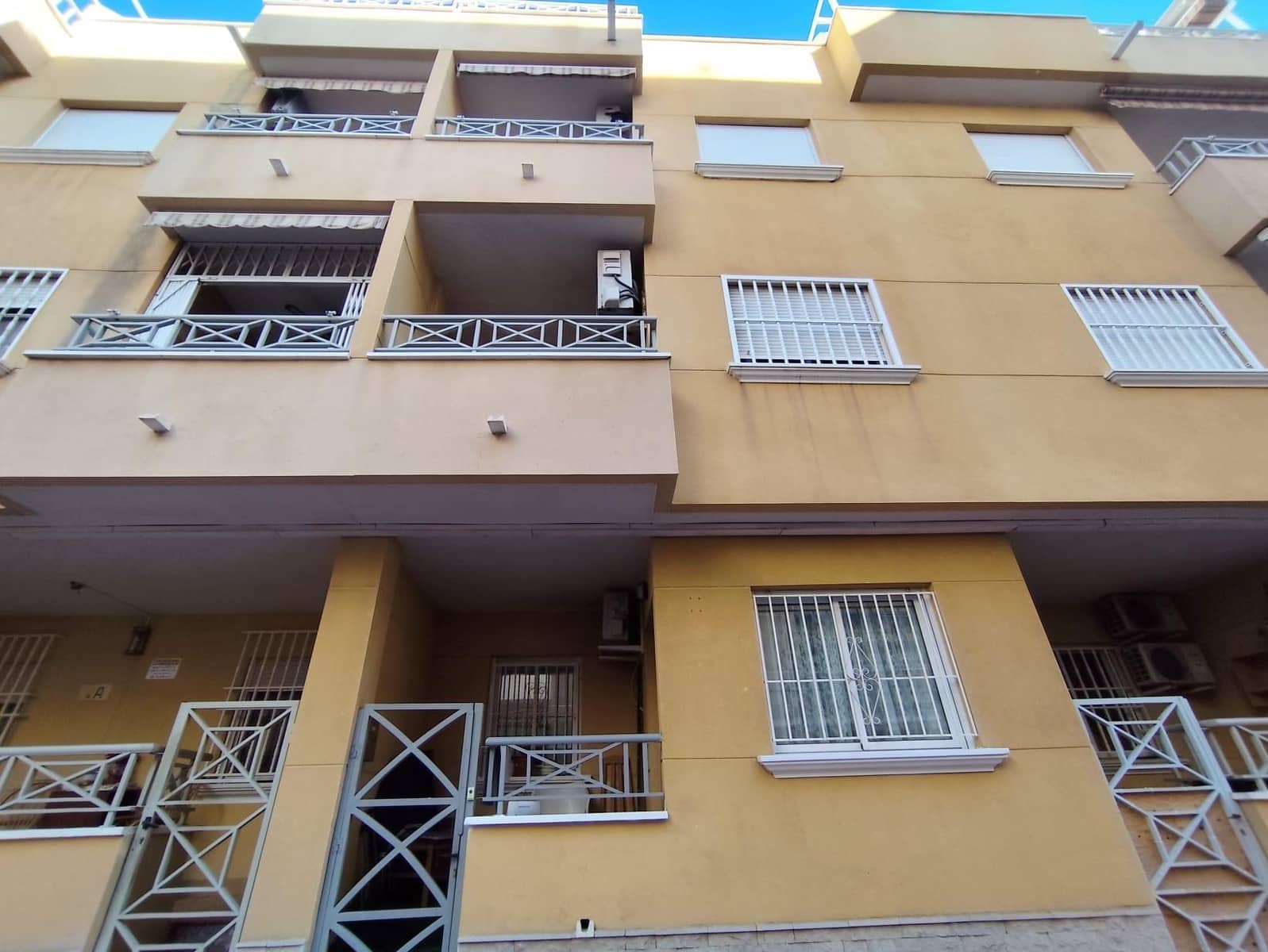 4 bedroom Apartment for sale in Torrevieja - € 169,900 (Ref: 8871722)