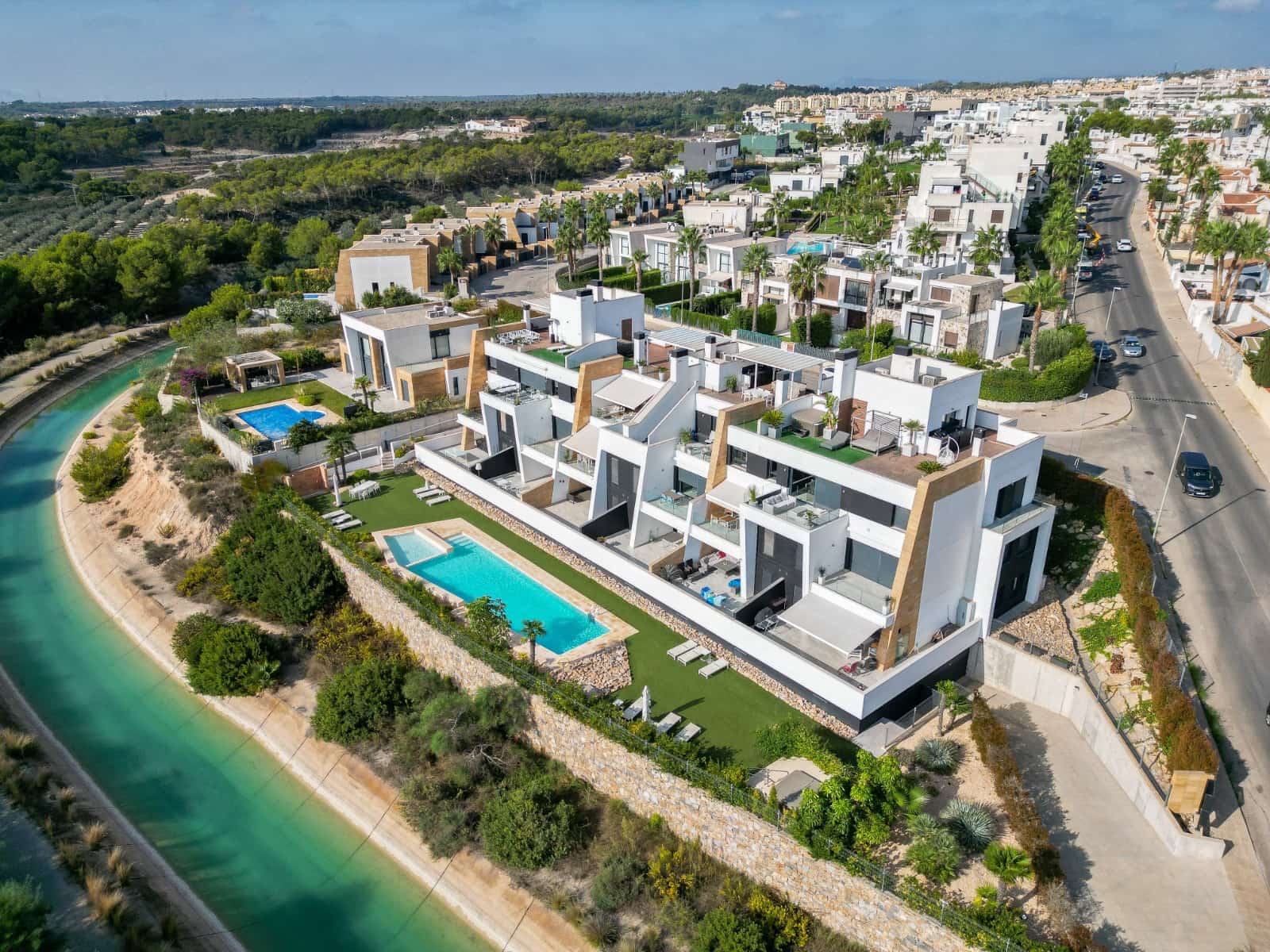 3 sypialnia Penthouse na sprzedaż w Orihuela Costa z basenem garażem - 498 000 € (Ref: 8871763)