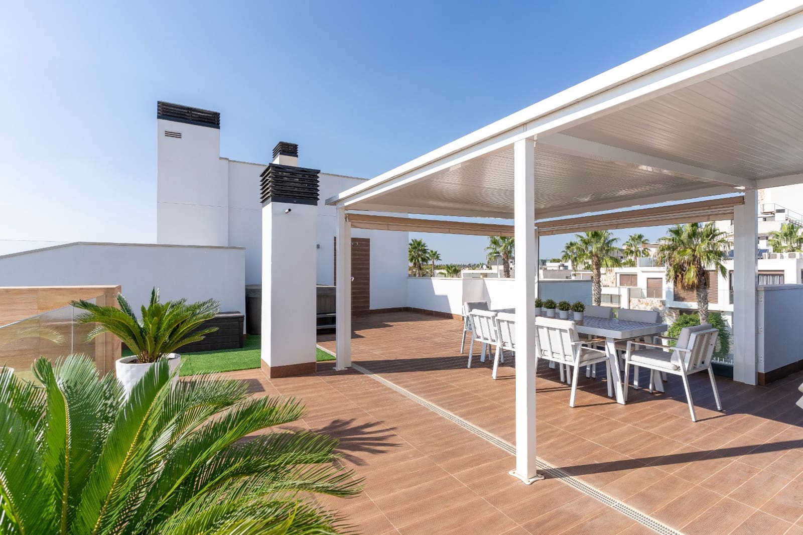 3 sypialnia Penthouse na sprzedaż w Orihuela Costa z basenem garażem - 498 000 € (Ref: 8871763)