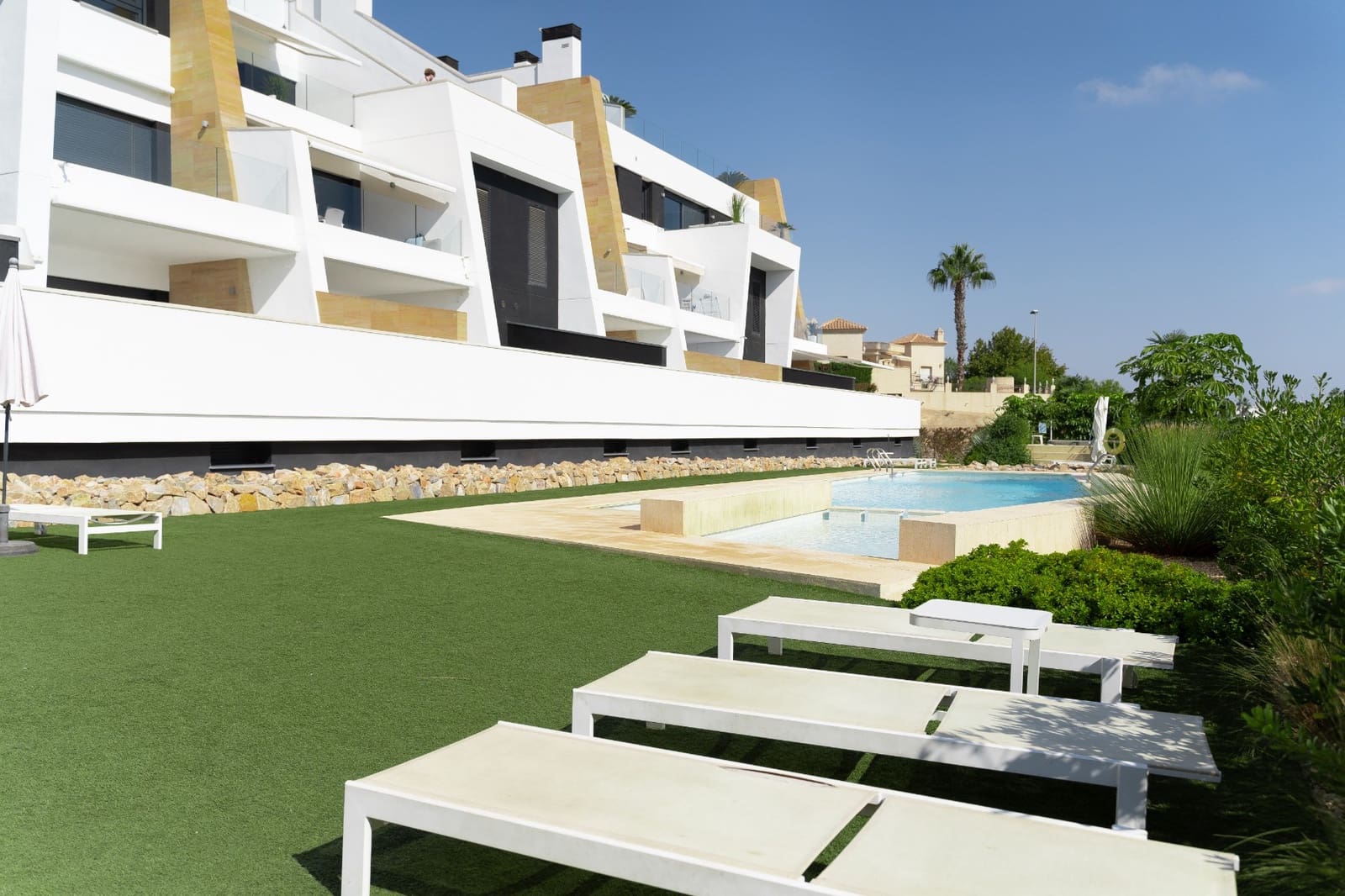 3 sypialnia Penthouse na sprzedaż w Orihuela Costa z basenem garażem - 498 000 € (Ref: 8871763)