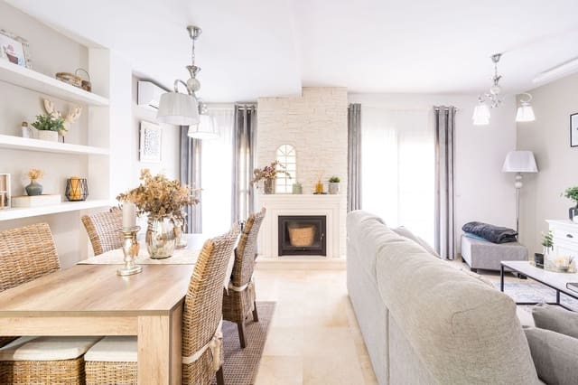 3 chambre Maison de Ville à vendre à Manilva Pueblo, Manilva - 299 000 € (Ref: 8871789)