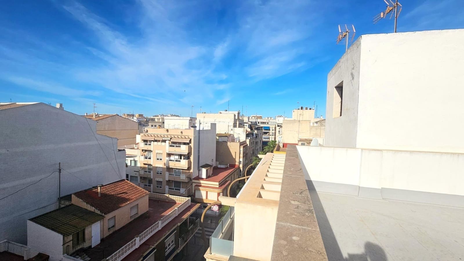 Apartamento de 2 habitaciones en Torrevieja en venta - 267.000 € (Ref: 8871836)