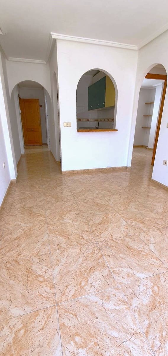 2 soverom Penthouse til salgs i Torrevieja med svømmebasseng - € 137 900 (Ref: 8871843)