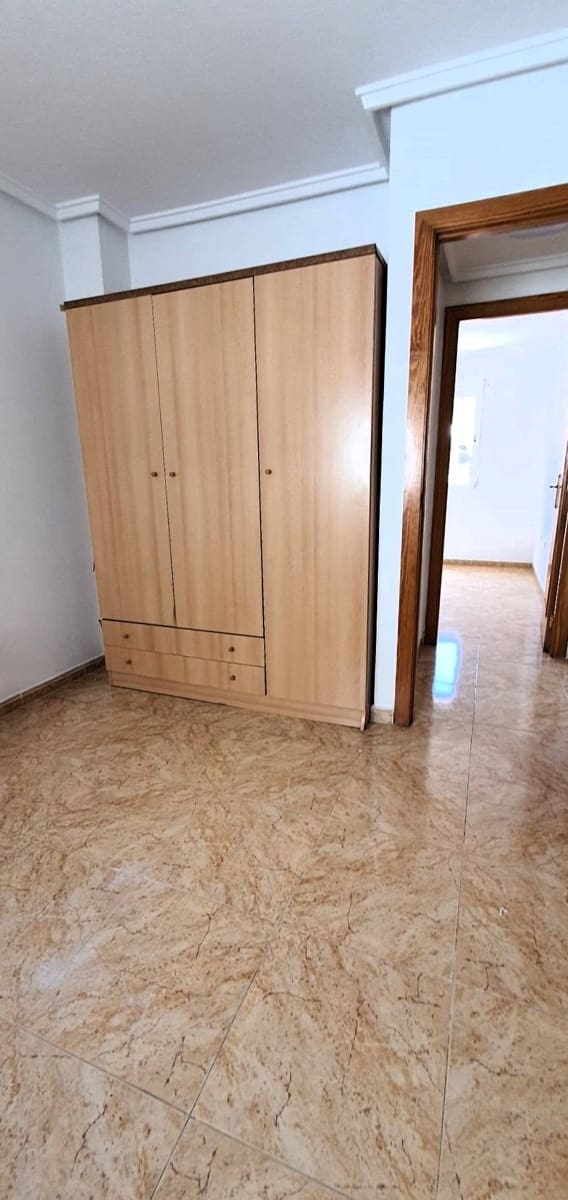2 soverom Penthouse til salgs i Torrevieja med svømmebasseng - € 137 900 (Ref: 8871843)