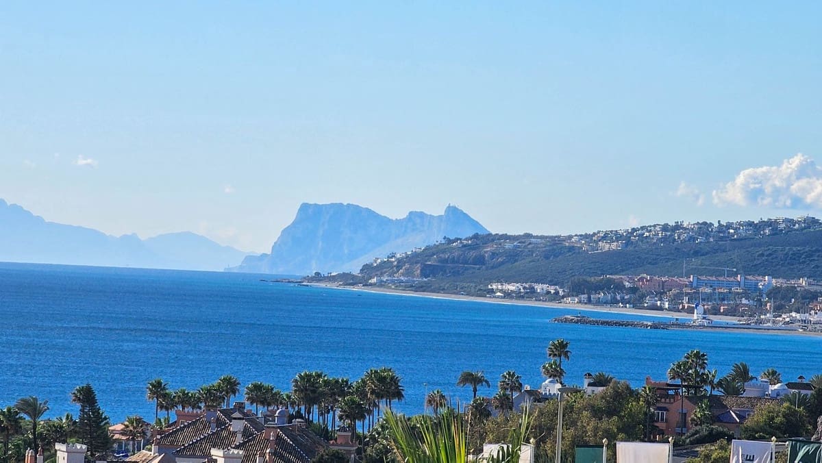 2 bedroom Apartment for sale in Bahia de Casares - € 365,000 (Ref: 8871948)