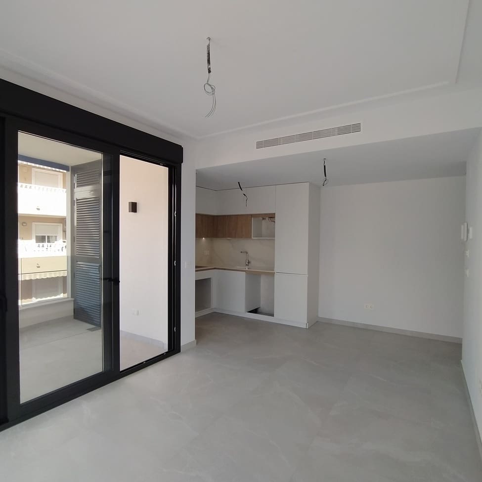 2 soveværelse Lejlighed til salg i Torrevieja med swimmingpool - € 300.000 (Ref: 8872061)