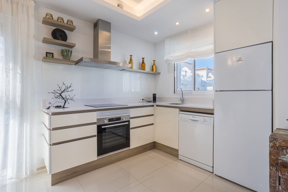 2 bedroom Penthouse for sale in Ciudad Quesada with pool - € 299,900 (Ref: 8872092)