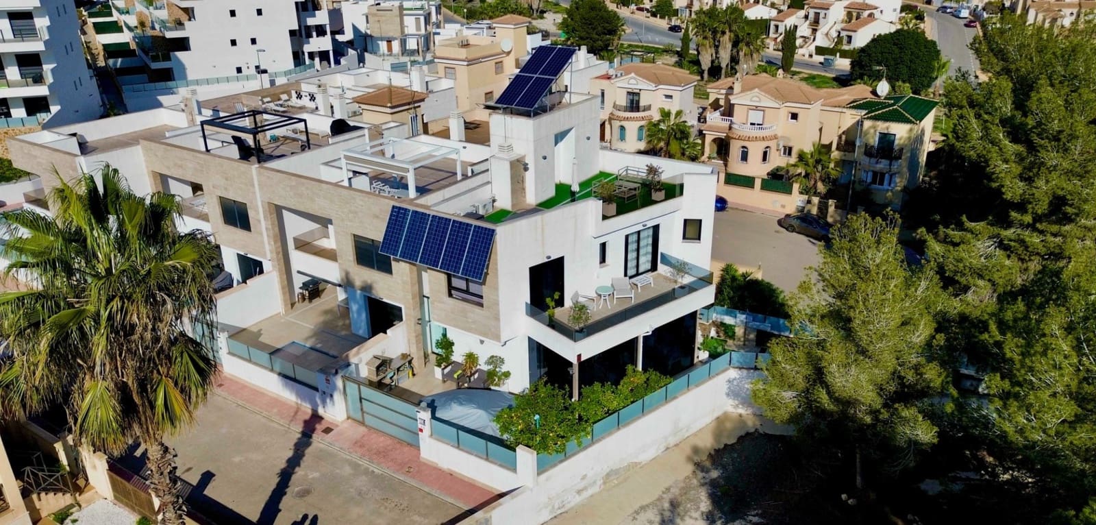 3 soveværelse Villa til salg i Orihuela Costa med swimmingpool - € 475.000 (Ref: 8872100)