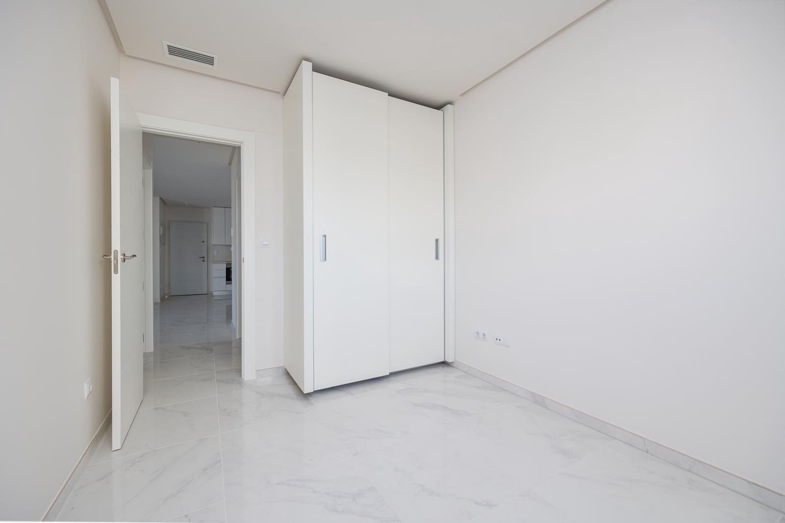 2 Zimmer Apartment zu verkaufen in Orihuela Costa mit Pool Garage - 275.000 € (Ref: 8872111)