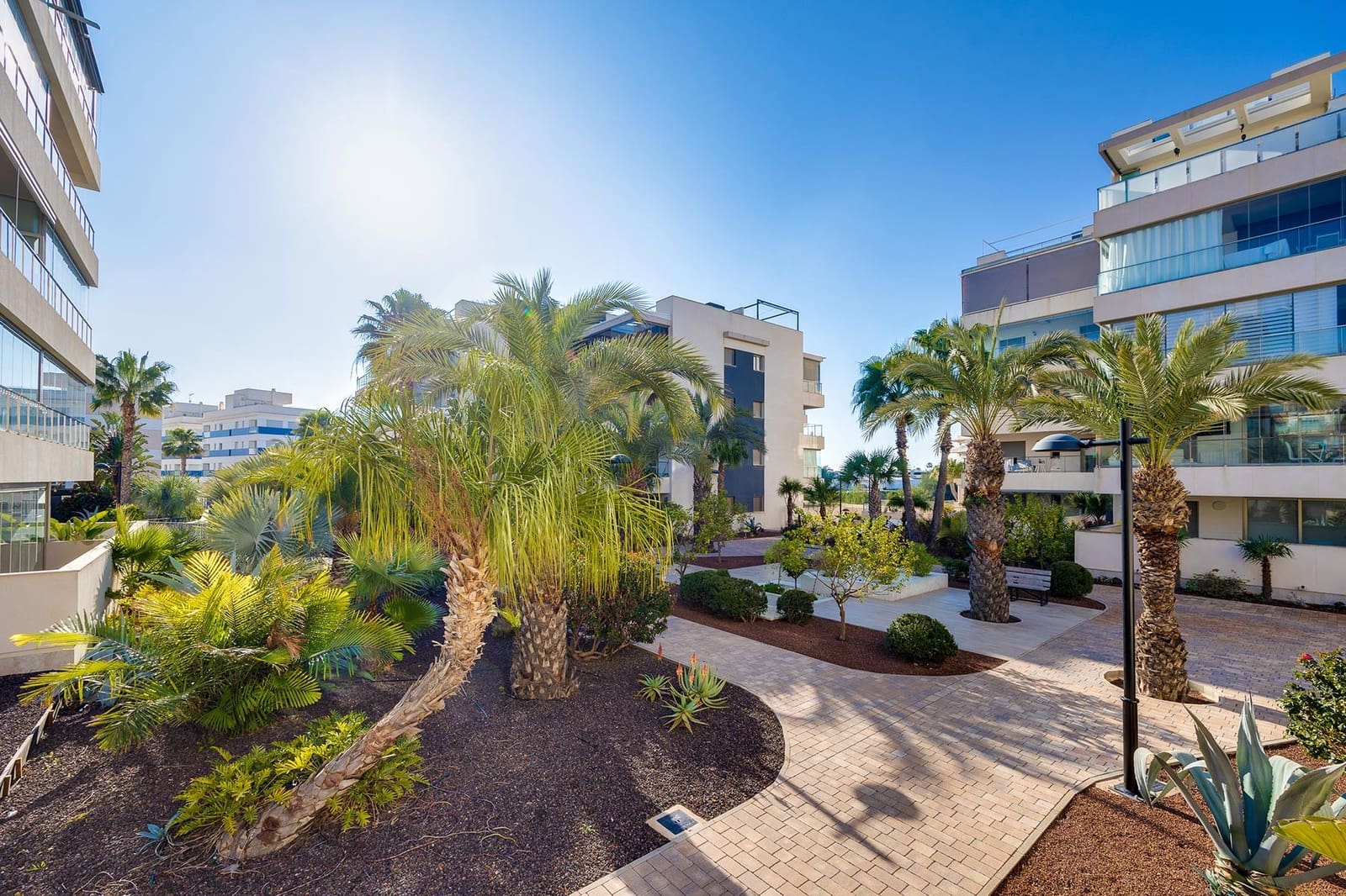 2 Zimmer Apartment zu verkaufen in Orihuela Costa mit Pool Garage - 275.000 € (Ref: 8872111)