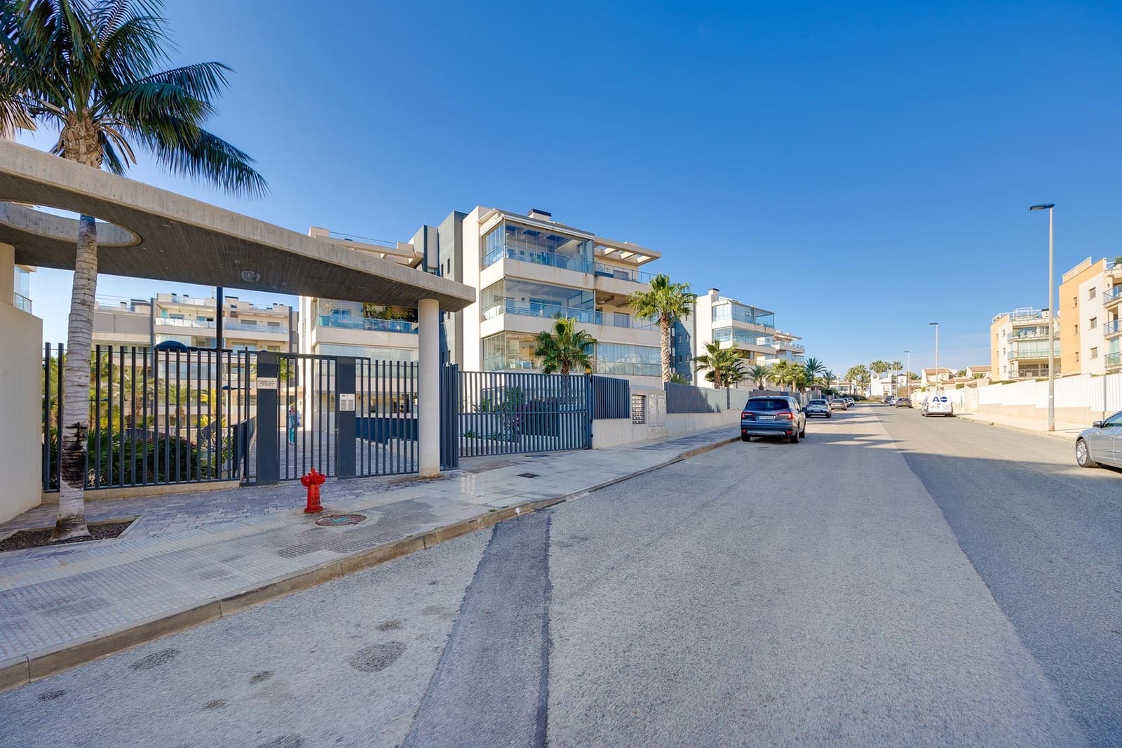 2 Zimmer Apartment zu verkaufen in Orihuela Costa mit Pool Garage - 275.000 € (Ref: 8872111)