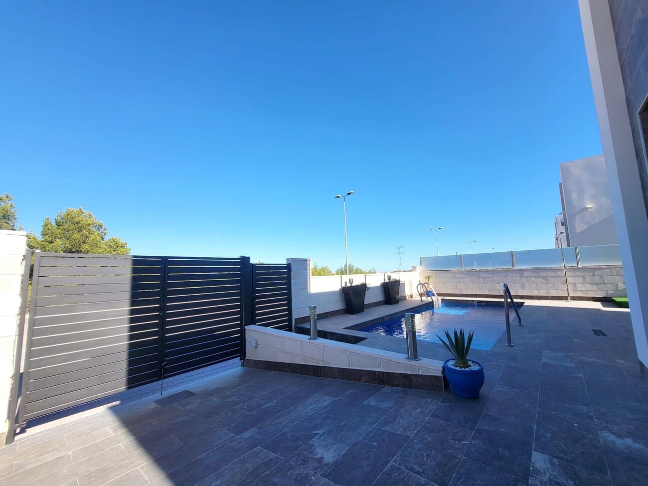 5 soveværelse Villa til salg i Orihuela Costa med swimmingpool garage - € 499.000 (Ref: 8872117)