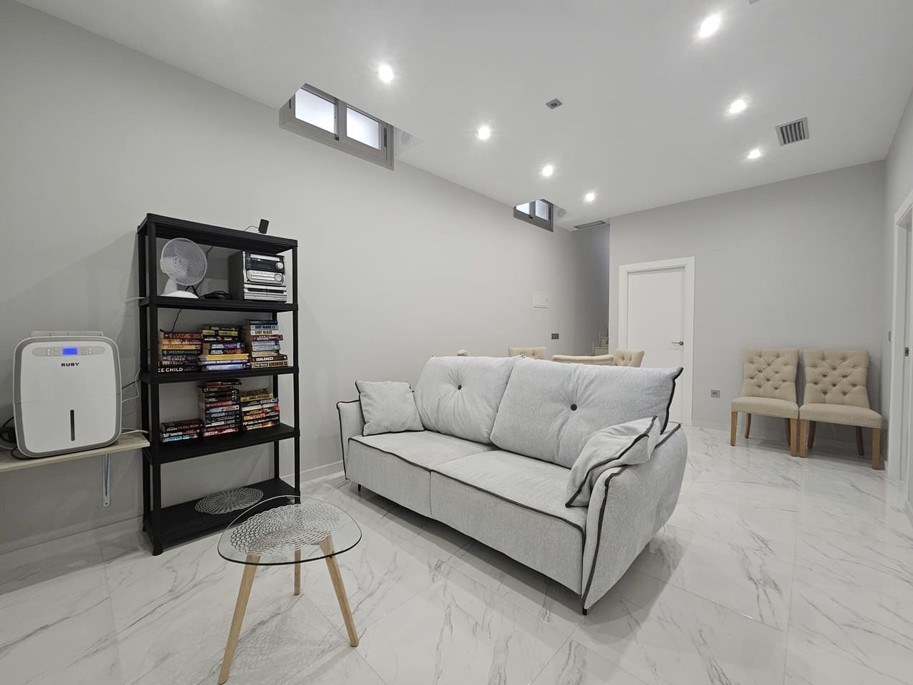 4 quarto Moradia para venda em Villamartin com garagem - 450 000 € (Ref: 8872125)