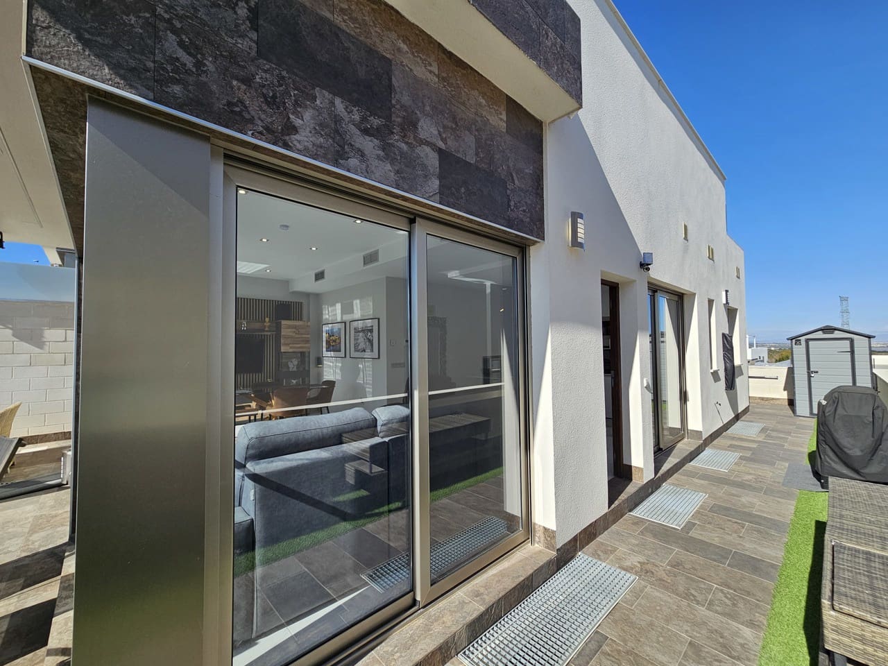 4 quarto Moradia para venda em Villamartin com garagem - 450 000 € (Ref: 8872125)