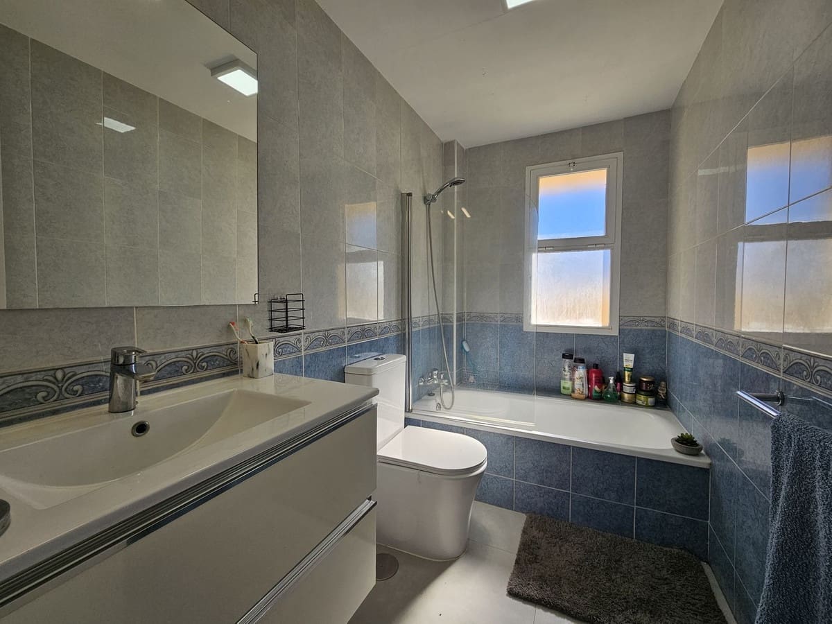 3 Zimmer Haus zu verkaufen in Estepona mit Pool Garage - 355.000 € (Ref: 8872142)