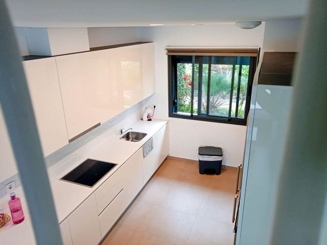 3 soverom Hus til salgs i Manilva Pueblo, Manilva med garasje - € 388 500 (Ref: 8872149)