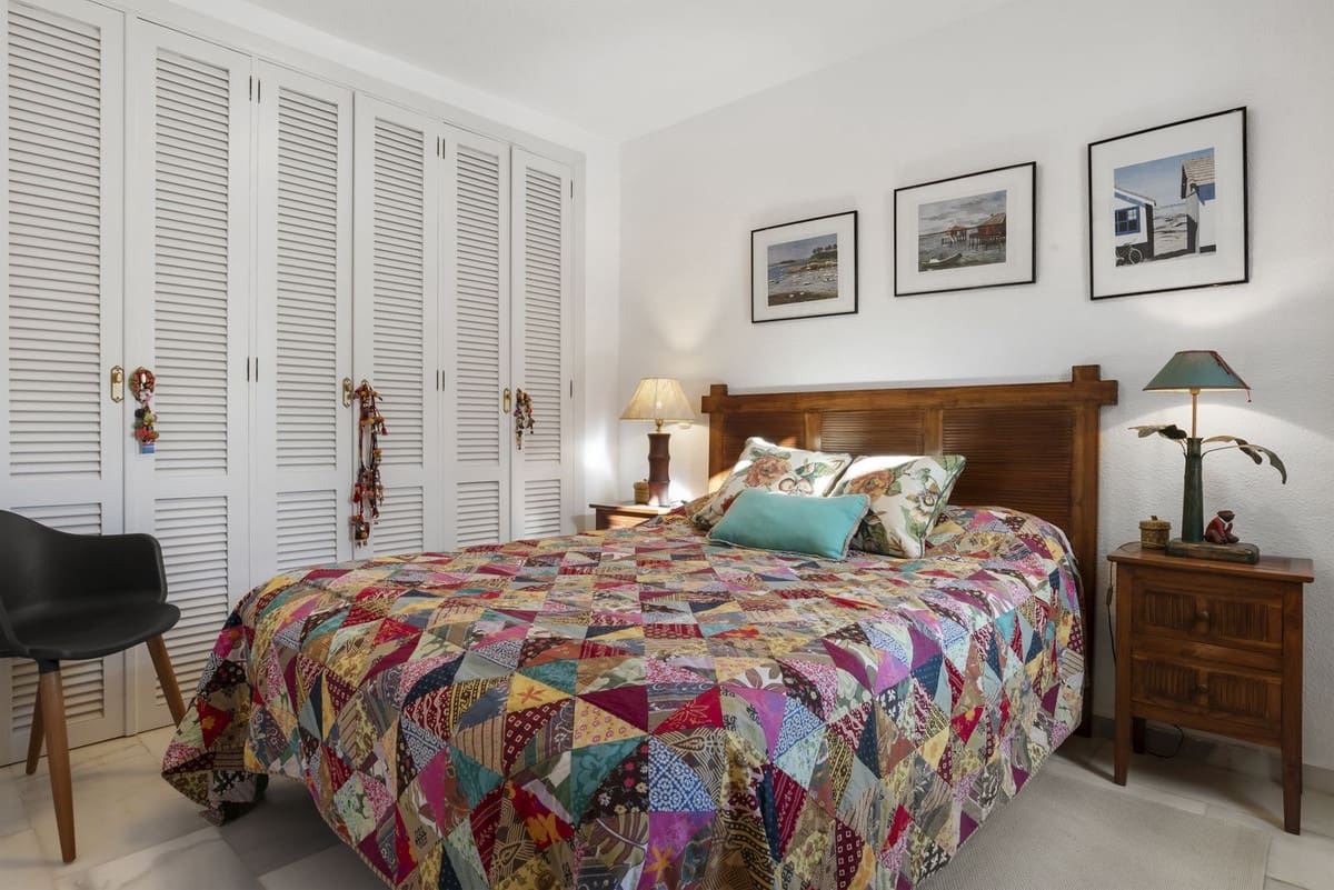 3 quarto Casa em Banda para venda em Estepona - 495 000 € (Ref: 8872176)