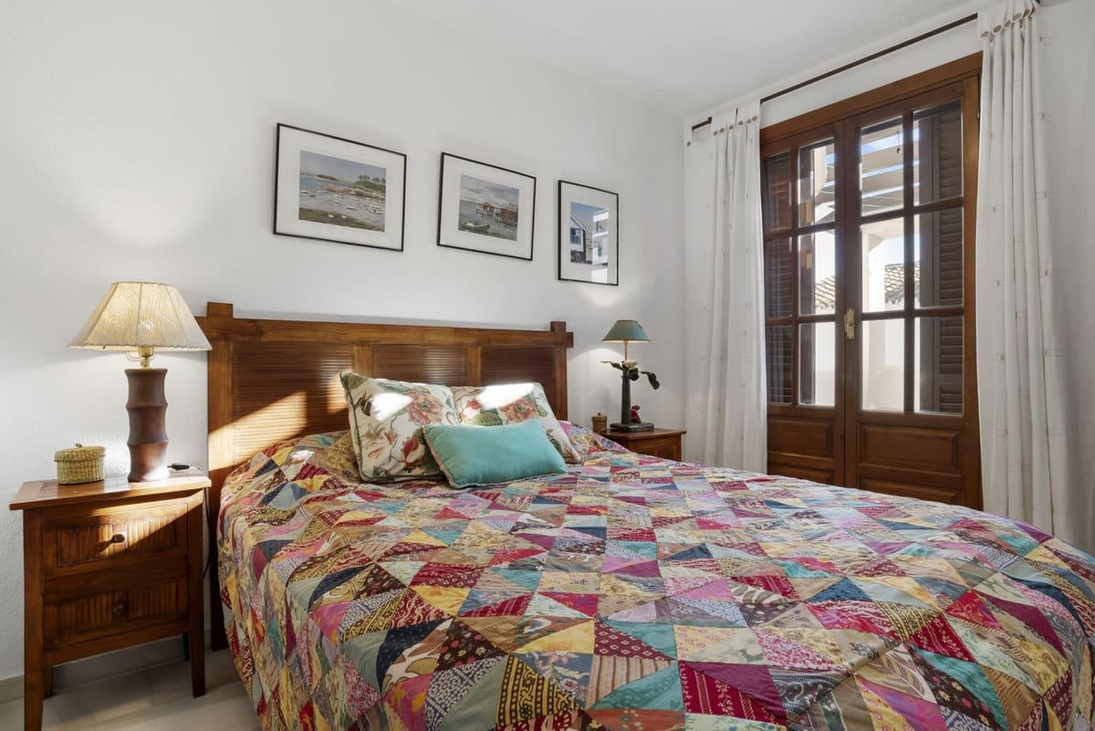 3 bedroom Villa for sale in New Golden Mile with pool - € 495,000 (Ref: 8872176)