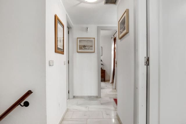 Casa de 3 habitaciones en Cancelada, Estepona en venta con piscina - 495.000 € (Ref: 8872176)