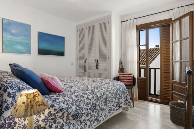 Casa de 3 habitaciones en Cancelada, Estepona en venta con piscina - 495.000 € (Ref: 8872176)