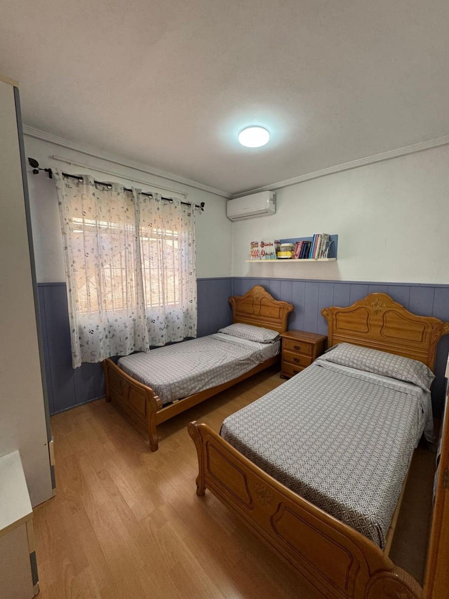 3 chambre Villa/Maison à vendre à Torrevieja avec piscine garage - 385 000 € (Ref: 8872202)