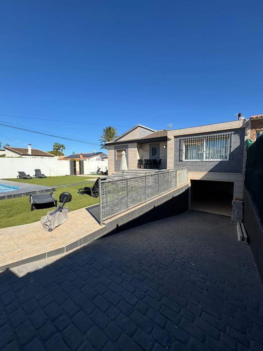 3 chambre Villa/Maison à vendre à Torrevieja avec piscine garage - 385 000 € (Ref: 8872202)