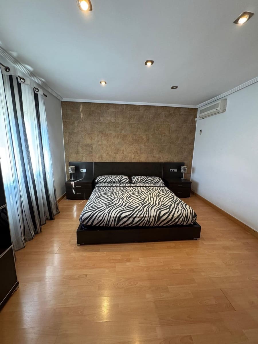 3 chambre Villa/Maison à vendre à Torrevieja avec piscine garage - 385 000 € (Ref: 8872202)