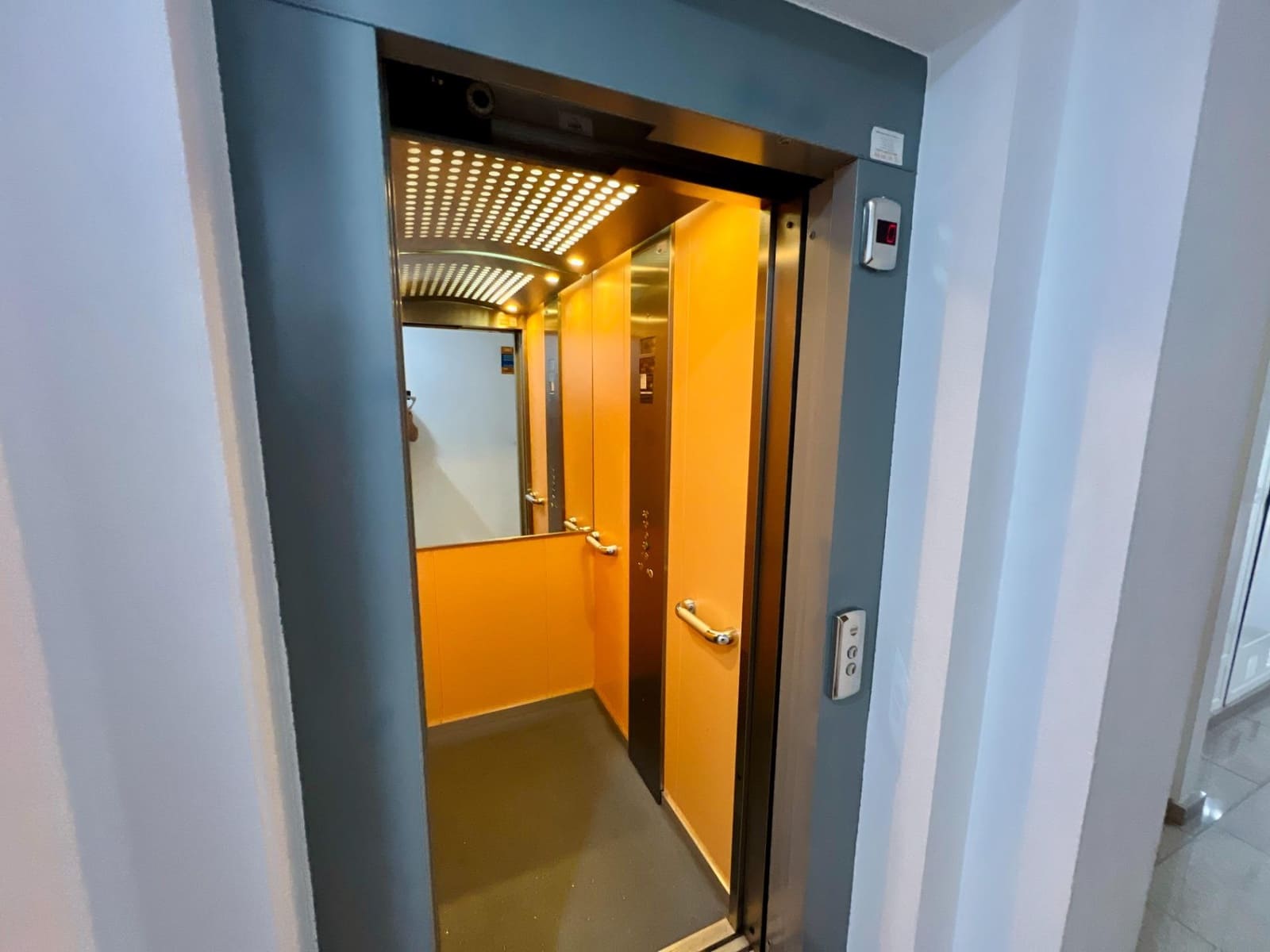 2 soverom Penthouse til salgs i Torrevieja - € 217 000 (Ref: 8872207)