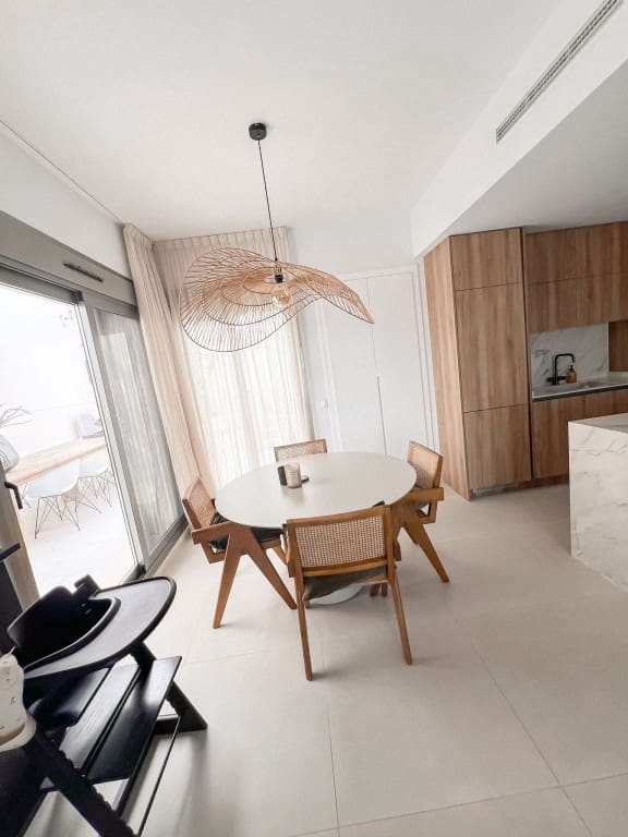 Chalet de 4 habitaciones en San Miguel de Salinas en venta - 589.000 € (Ref: 8872268)