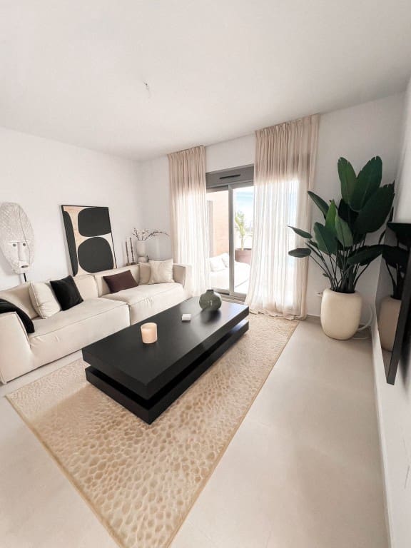 Chalet de 4 habitaciones en San Miguel de Salinas en venta - 589.000 € (Ref: 8872268)