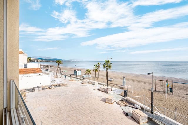 2 makuuhuone Ranta-asunto myytävänä paikassa San Luis de Sabinillas, Manilva mukana 
autotalli - 307 000 € (Ref: 8872291)