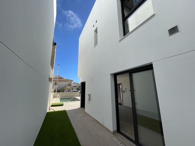 4 chambre Appartement à vendre à Pinar de Campoverde, Pilar de la Horadada avec garage - 575 000 € (Ref: 8872317)