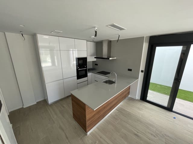 4 chambre Appartement à vendre à Pinar de Campoverde, Pilar de la Horadada avec garage - 575 000 € (Ref: 8872317)