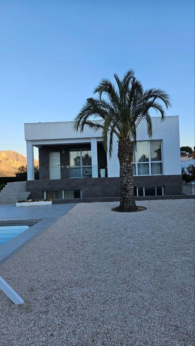 4 soveværelse Villa til salg i Orihuela med swimmingpool - € 449.000 (Ref: 8872356)