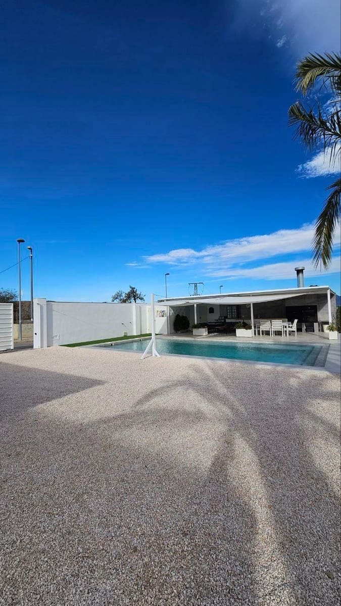 4 soveværelse Villa til salg i Orihuela med swimmingpool - € 449.000 (Ref: 8872356)