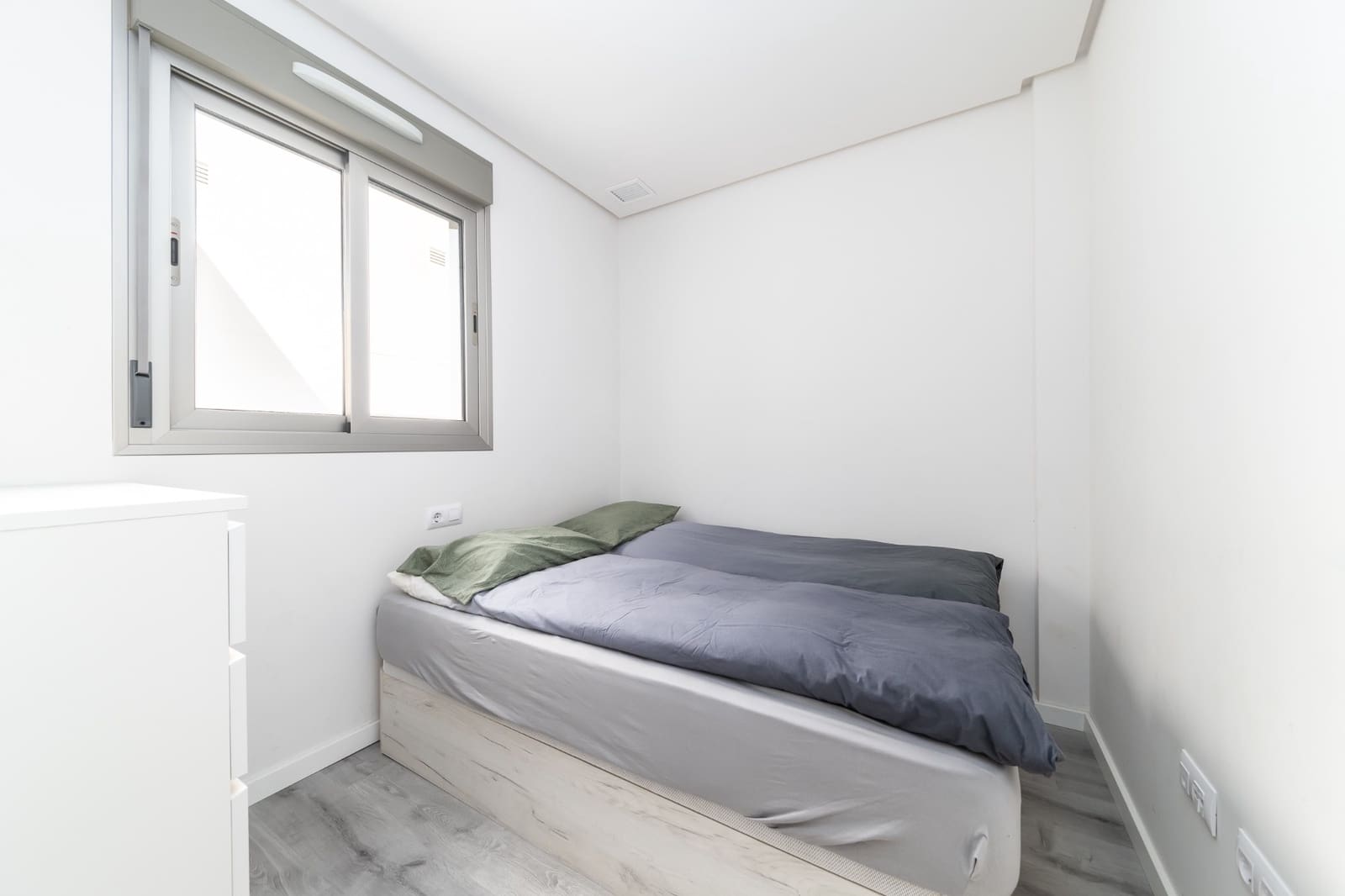 3 sypialnia Penthouse na sprzedaż w Orihuela Costa z basenem garażem - 339 000 € (Ref: 8872371)