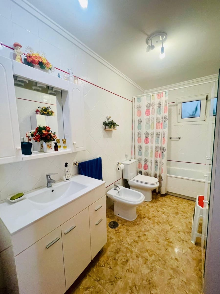 3 soveværelse Lejlighed til salg i Torrevieja med garage - € 390.000 (Ref: 8872378)